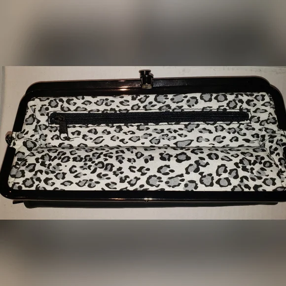 Kenneth Cole Black lambskin Leather Double kiss lock magnet multiple slits purse - Picture 5 of 14